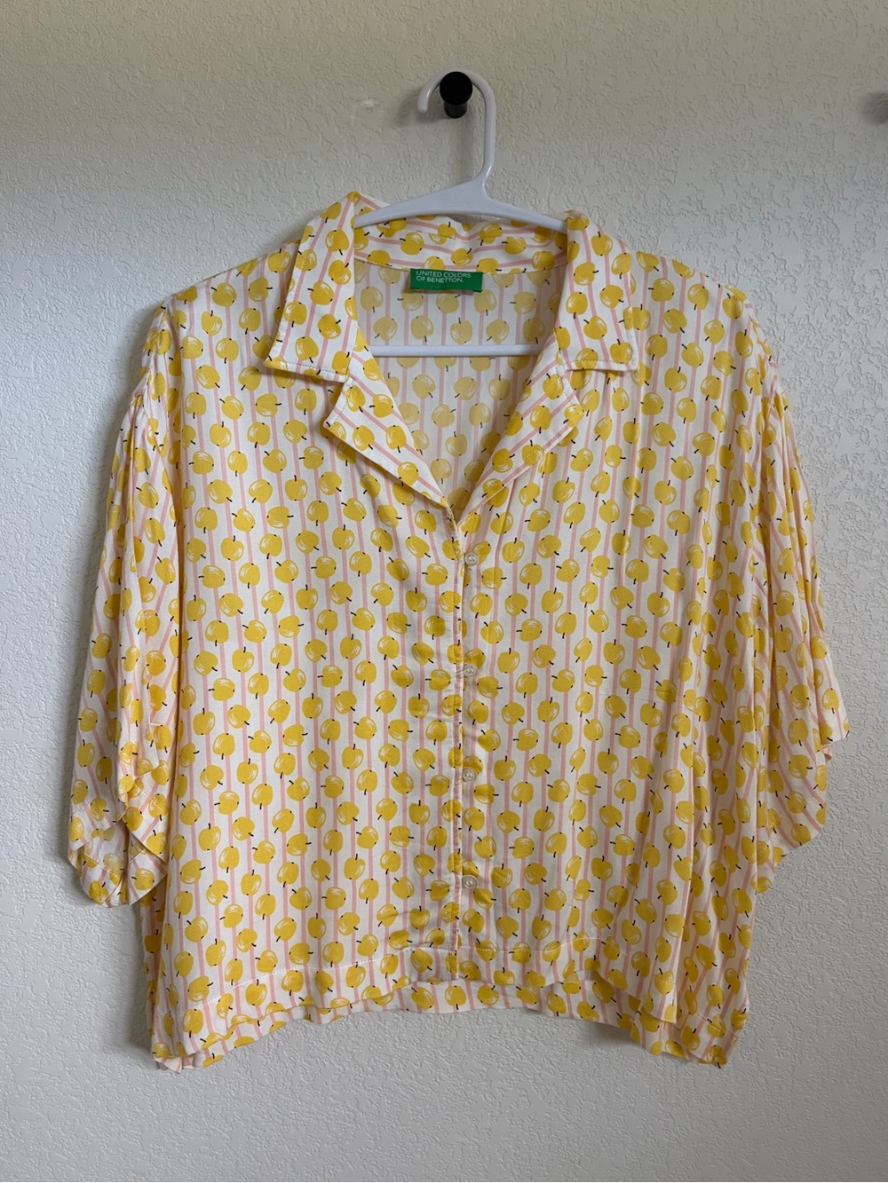 United Colors of Benetton Apple Print Viscose Camp Collar Blouse Size M